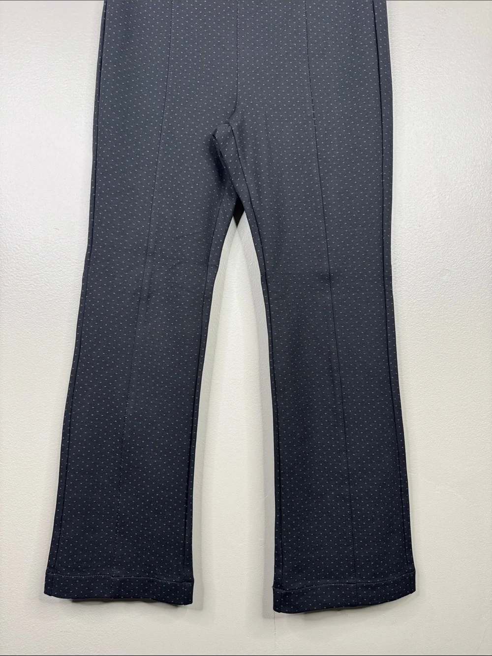 NYDJ Pull On Ankle Trouser Pants Pattern - Women's Size 4 Shaping Slim Black